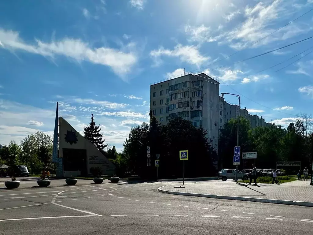 2-к кв. Белгородская область, Белгород ул. Победы, 81 (44.6 м) - Фото 0