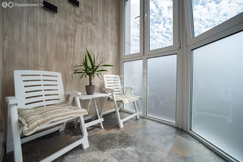 2-комнатная квартира: Калининград, Советский проспект, 81к3 (72.5 м) - Фото 1