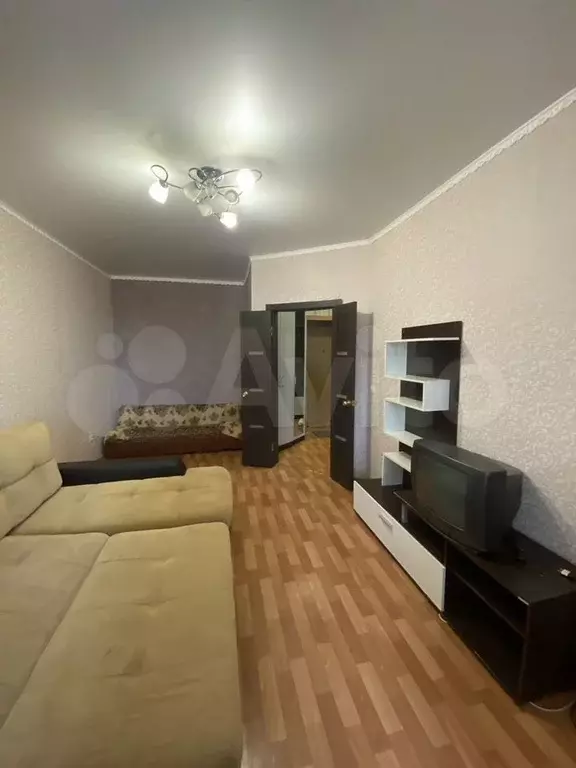 1-к. квартира, 42 м, 2/10 эт. - Фото 0