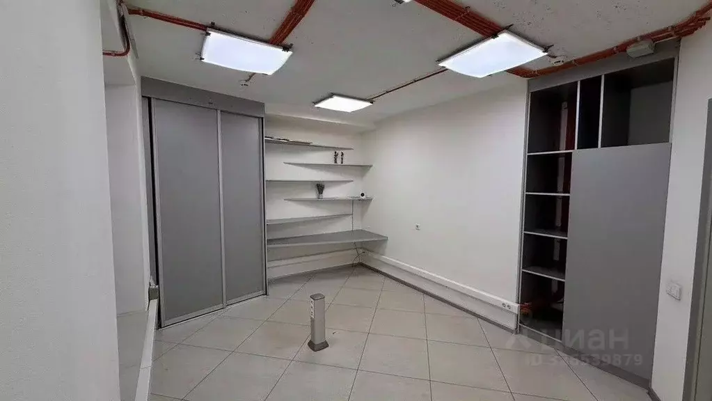 Помещение свободного назначения в Ульяновская область, Ульяновск пер. ... - Фото 1