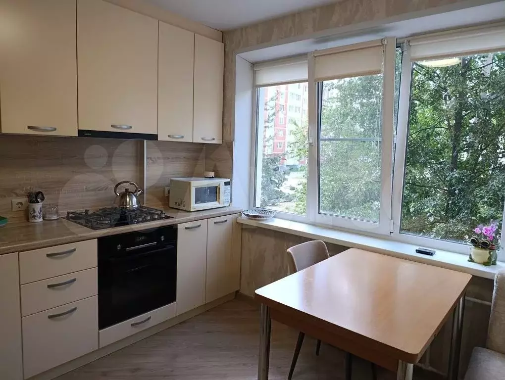 2-к. квартира, 56 м, 2/10 эт. - Фото 1