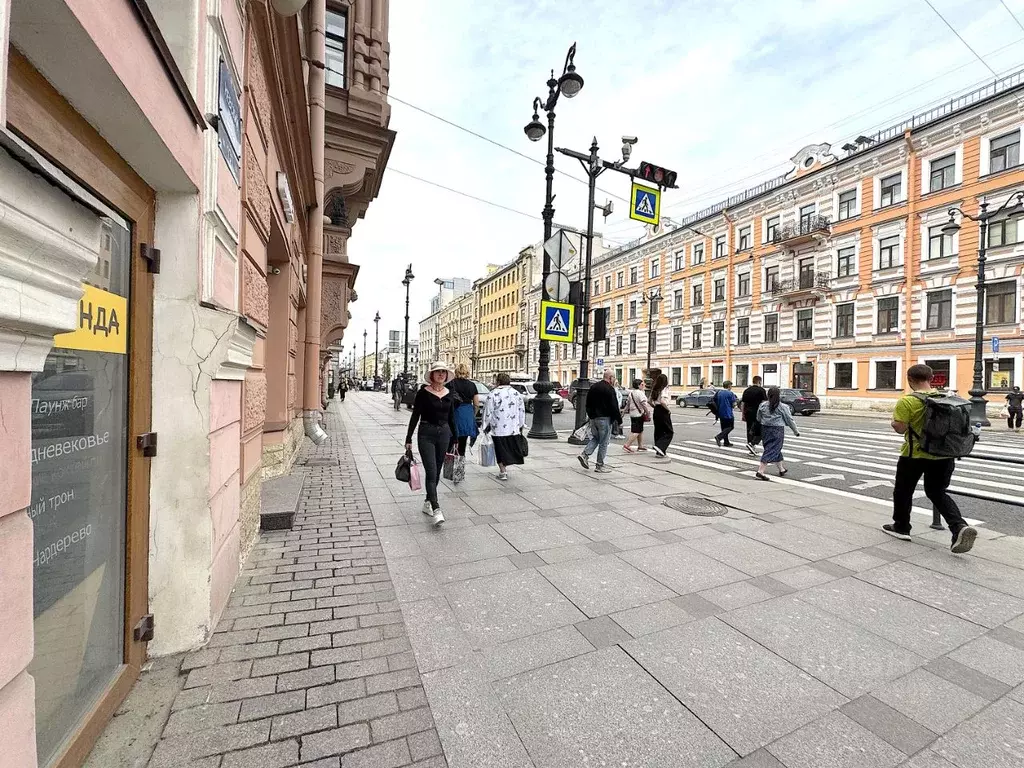 Торговая площадь в Санкт-Петербург Невский просп., 131Б (127 м) - Фото 1