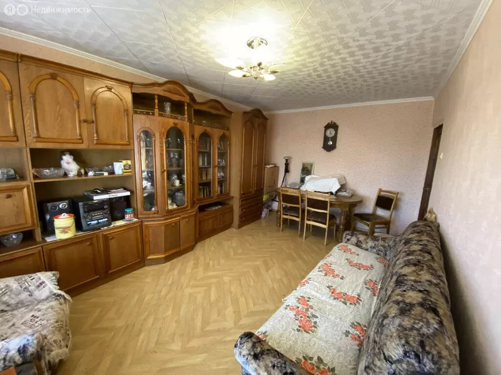 3-комнатная квартира: Астрахань, улица Маркина, 108 (68 м) - Фото 1