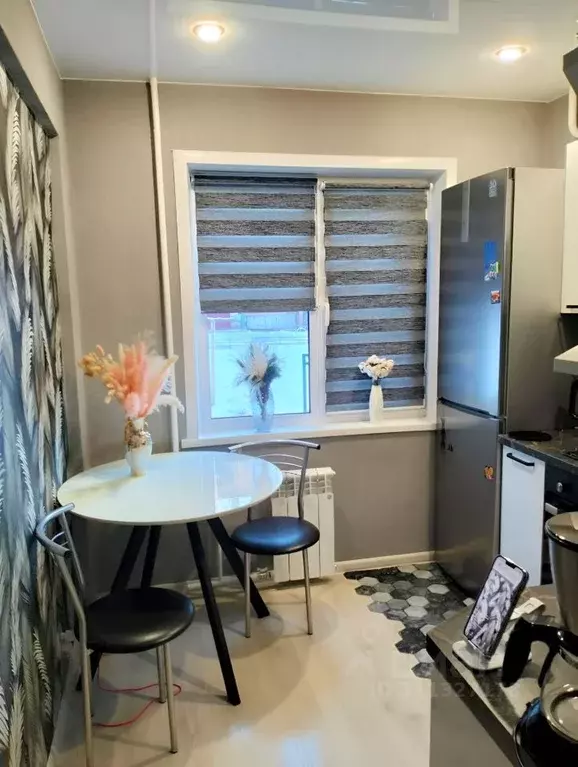 2-к кв. Иркутская область, Ангарск 10-й мкр, 32 (45.0 м) - Фото 0