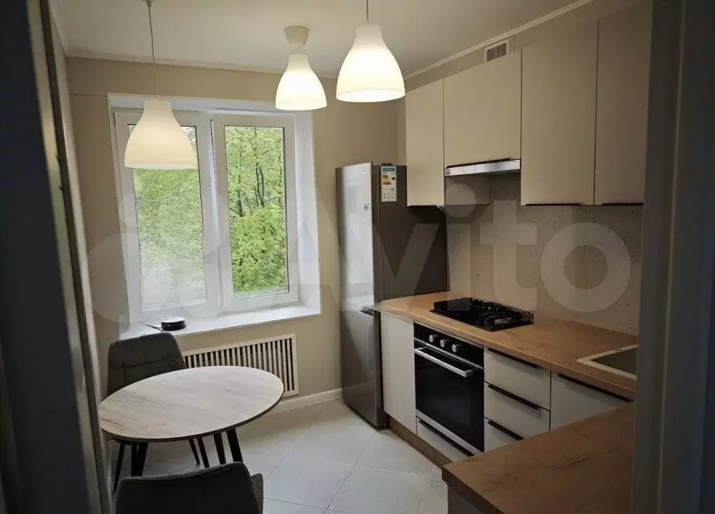 1-к. квартира, 32 м, 4/9 эт. - Фото 0