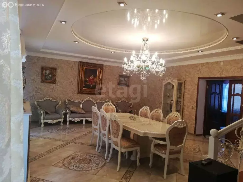 Дом в Бологое, улица Калинина (230 м) - Фото 1