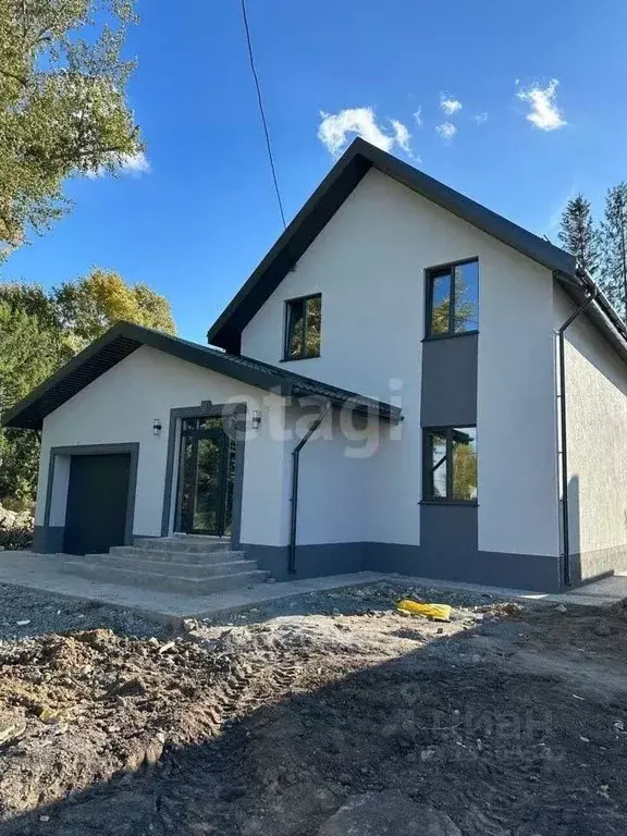 Дом в Кемеровская область, Кемерово Апрельская ул. (195 м) - Фото 0