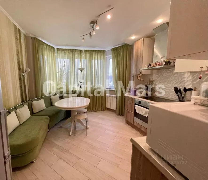 2-к кв. Московская область, Красногорск ул. Имени Зверева, 8 (60.0 м) - Фото 0