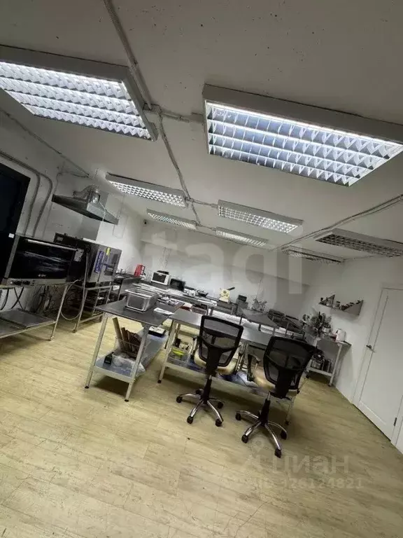 Помещение свободного назначения в Тюменская область, Тюмень ул. Льва ... - Фото 1