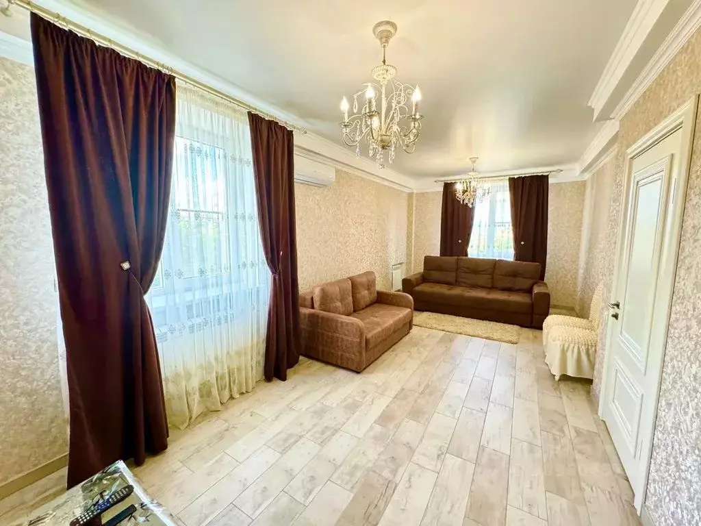 2-к кв. Ставропольский край, Ессентуки Пятигорская ул., 7 (65.0 м) - Фото 1