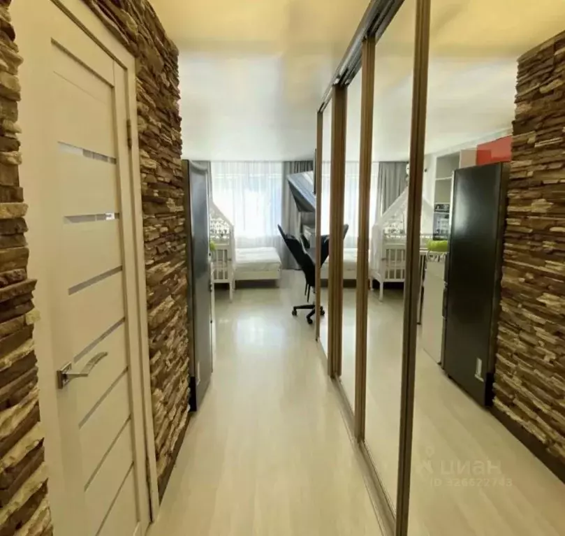 Студия Приморский край, Владивосток ул. Кирова, 62 (23.4 м) - Фото 1