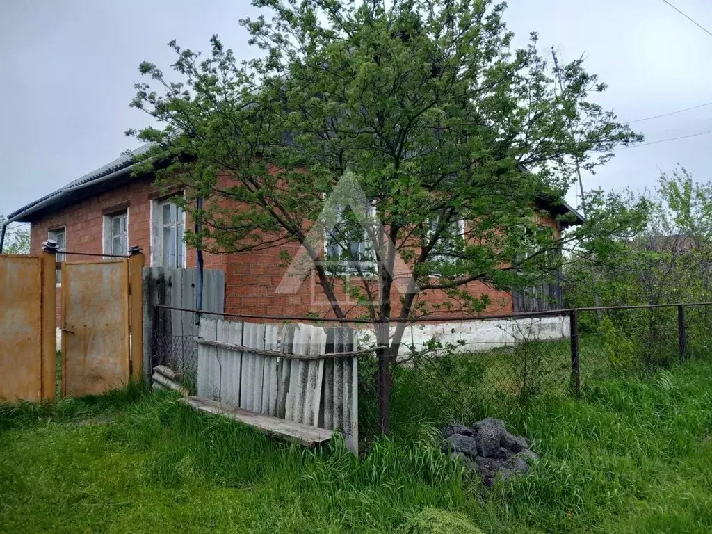 Дом в Челябинская область, Октябрьский муниципальный округ, д. ... - Фото 1