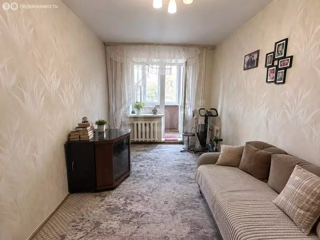 2-комнатная квартира: Тюмень, Волгоградская улица, 67 (55.2 м) - Фото 2