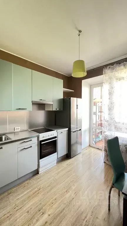 1-к кв. Омская область, Омск Заозерный мкр, ул. Сергея Тюленина, 18 ... - Фото 0