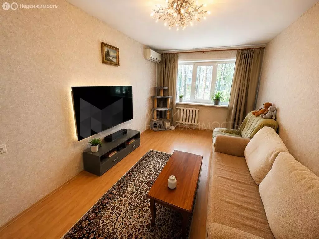 3-комнатная квартира: Тюмень, улица Пермякова, 2А (61.5 м) - Фото 1