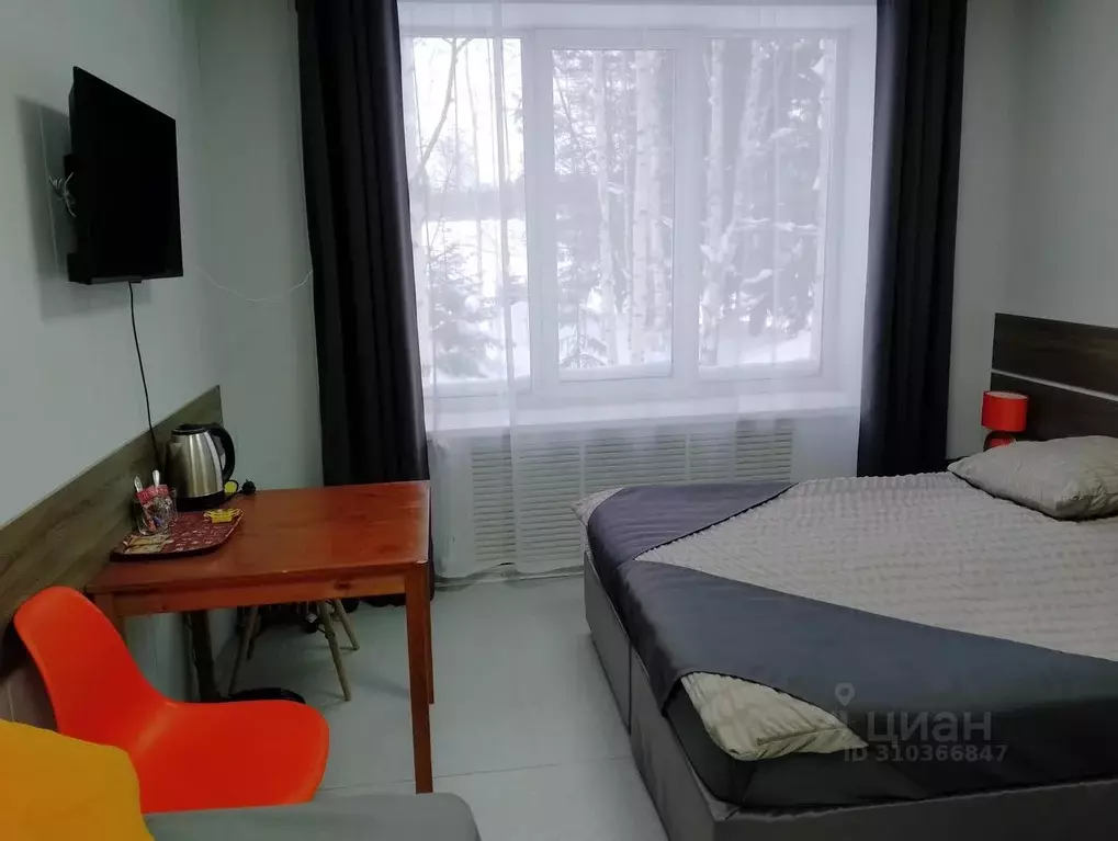 Комната Ханты-Мансийский АО, Ханты-Мансийск ул. Мира, 130 (18.0 м) - Фото 1