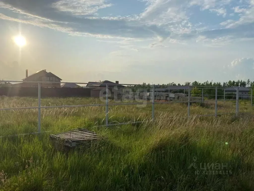 Участок в Воронежская область, с. Новая Усмань, Радуга мкр ул. ... - Фото 1