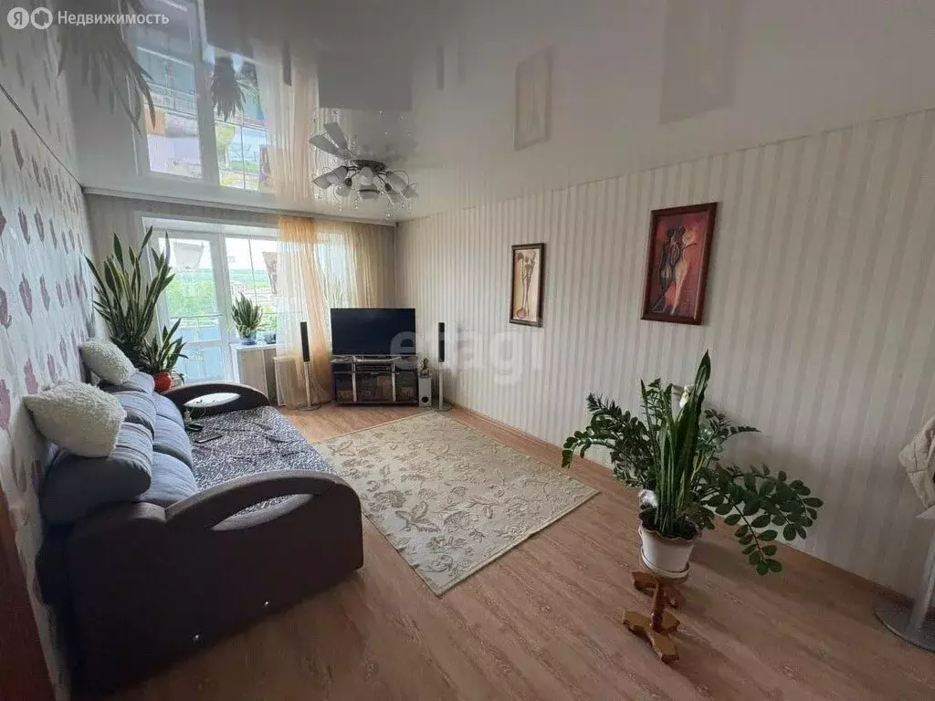 3-комнатная квартира: Камышлов, улица Энгельса, 276 (60.4 м) - Фото 2