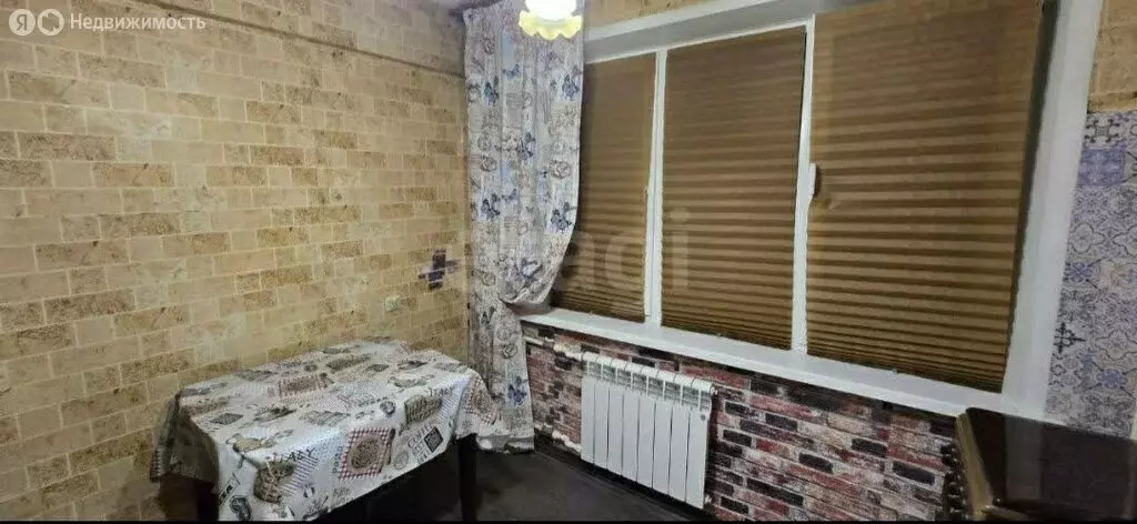 3-комнатная квартира: Брянск, Бежицкий район, улица Камозина, 30 (50.5 ... - Фото 2