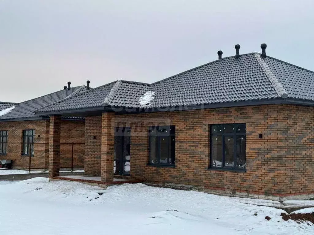 Дом в Оренбургская область, Новосергиевский район, Краснополянский ... - Фото 1