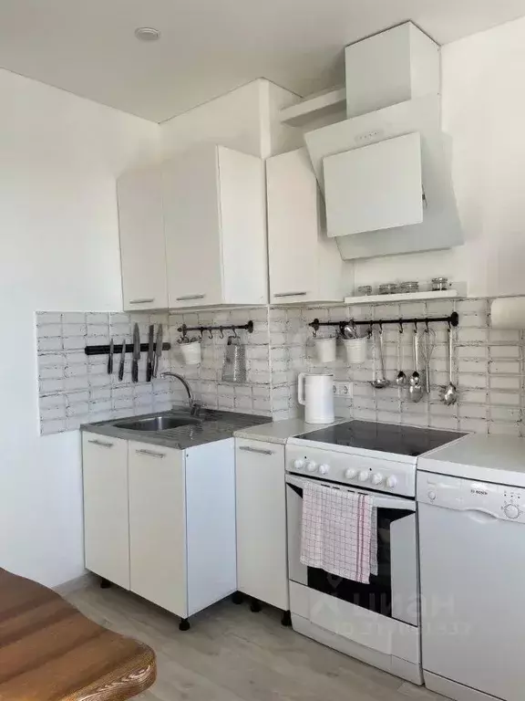 2-к кв. Ямало-Ненецкий АО, Ноябрьск ул. Изыскателей, 41Б (52.1 м) - Фото 1