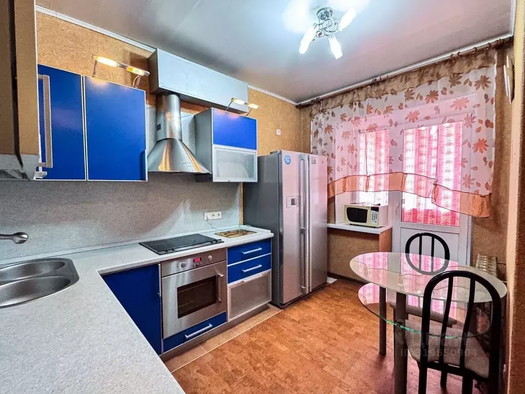 2-к кв. Омская область, Омск ул. Герцена, 270 (80.0 м) - Фото 0