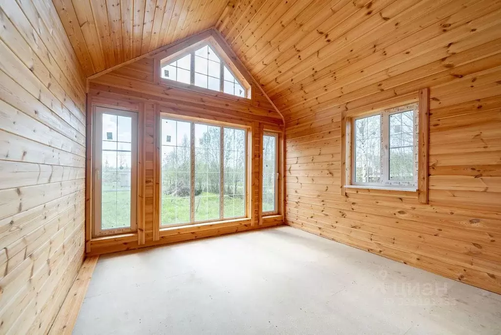 Дом в Ленинградская область, Кировский район, Шумское с/пос, д. ... - Фото 1