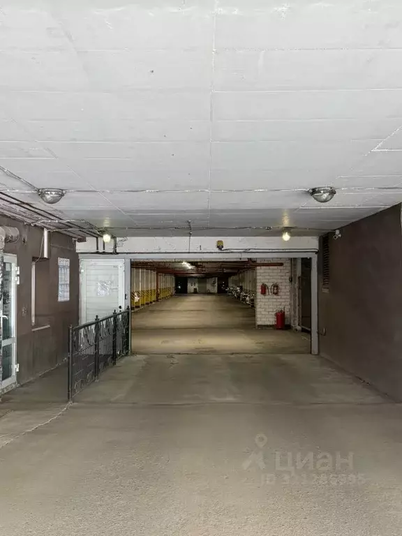 Гараж в Свердловская область, Екатеринбург ул. Красноармейская, 37 (15 ... - Фото 2