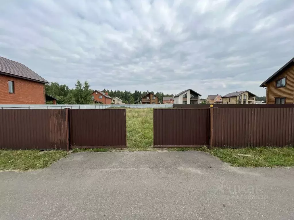 Участок в Московская область, Чехов муниципальный округ, д. Люторецкое ... - Фото 1