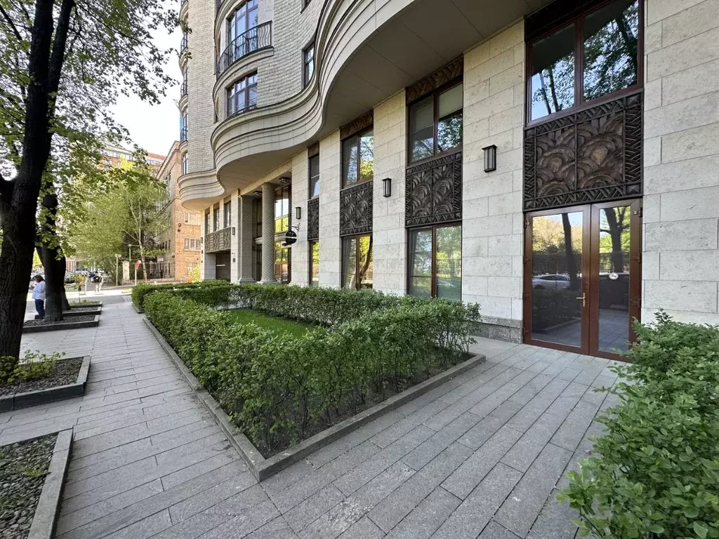 Торговая площадь в Москва Трубецкая ул., 10 (228 м) - Фото 1