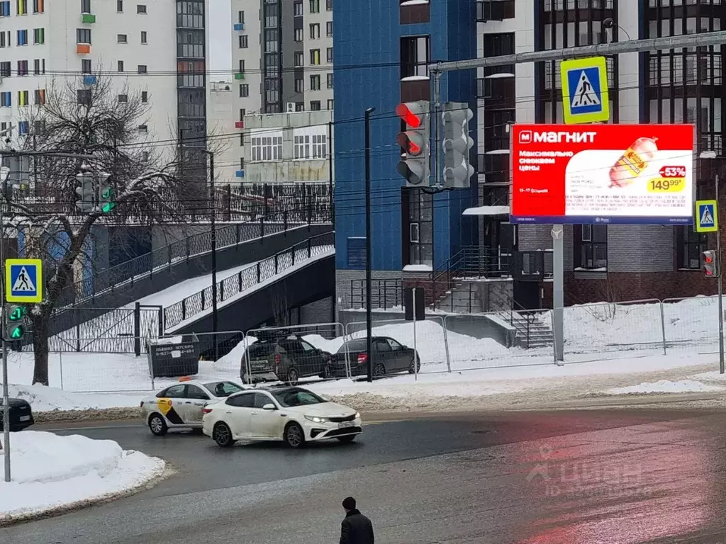 Торговая площадь в Башкортостан, Уфа Комсомольская ул., 8 (60 м) - Фото 1