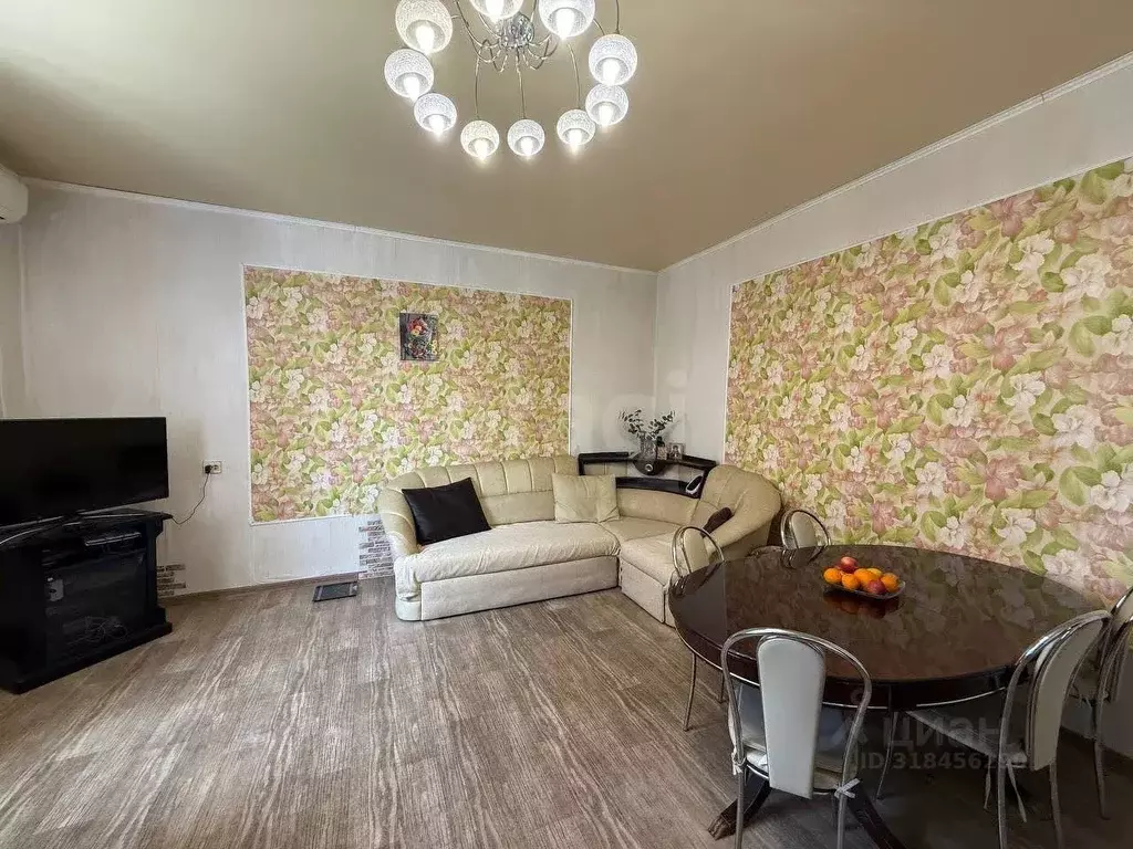 Дом в Оренбургская область, Оренбург ул. 55-я Линия, 15А (463 м) - Фото 1