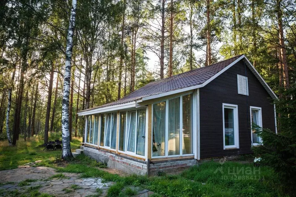 Дом в Ленинградская область, Выборгский район, Рощинское городское ... - Фото 1