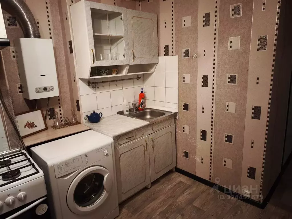 1-к кв. Брянская область, Брянск ул. 12 лет Октября, 2 (30.5 м) - Фото 2