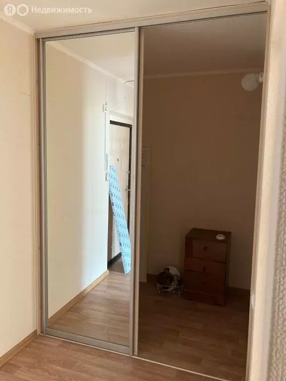 1-комнатная квартира: Пермь, улица Адмирала Ушакова, 15 (38 м) - Фото 0