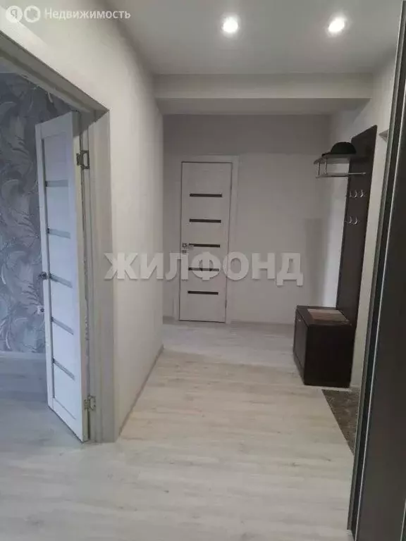 2-комнатная квартира: Абакан, улица Авиаторов, 6А (65 м) - Фото 0