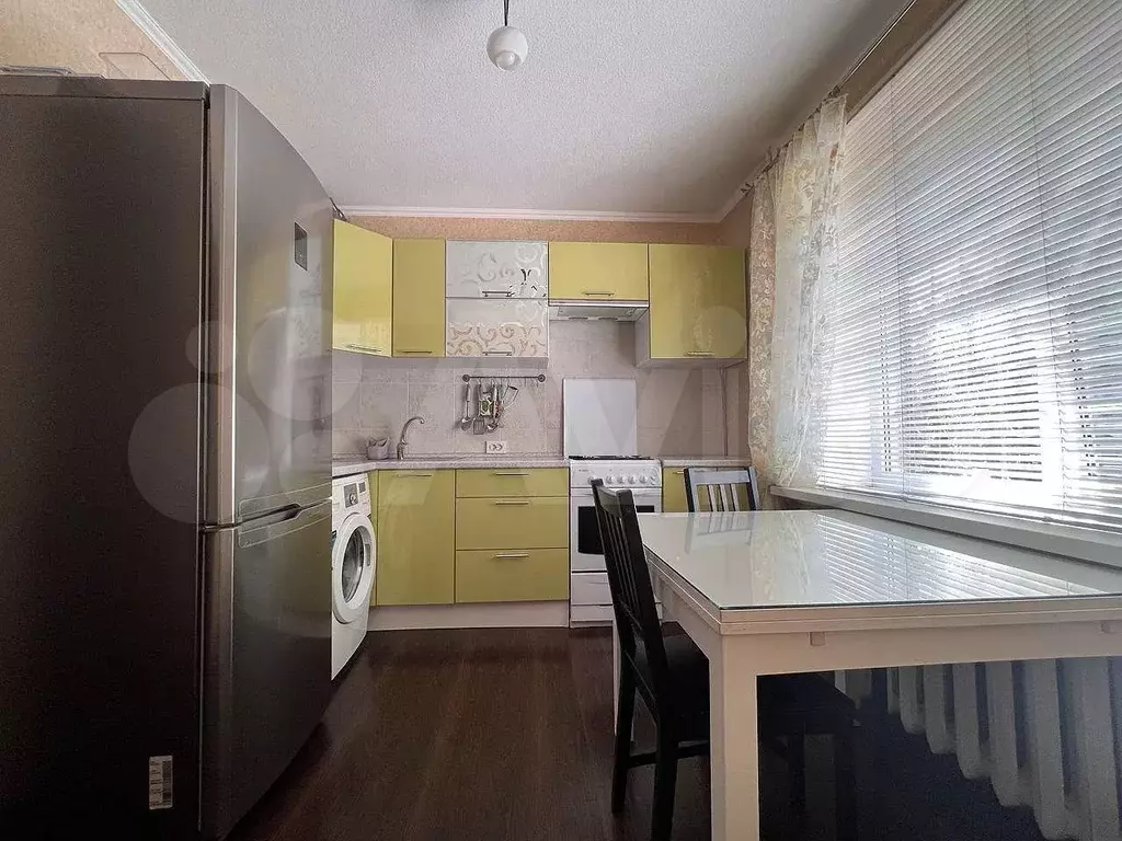 1-к. квартира, 40 м, 1/10 эт. - Фото 1