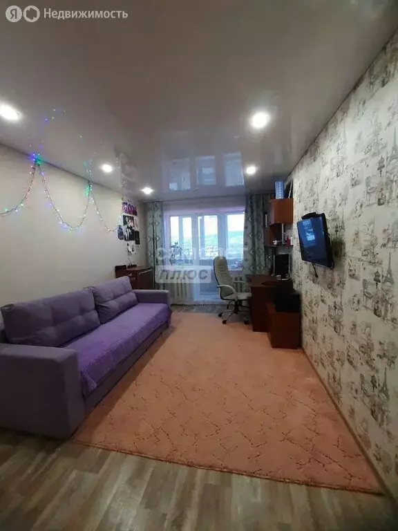 3-комнатная квартира: Златоуст, 1-я Нижне-Заводская улица, 33 (61 м) - Фото 1