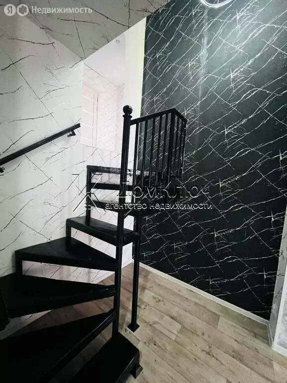 Дом в Кумертау, улица Петра Великого, 5 (228.7 м) - Фото 1