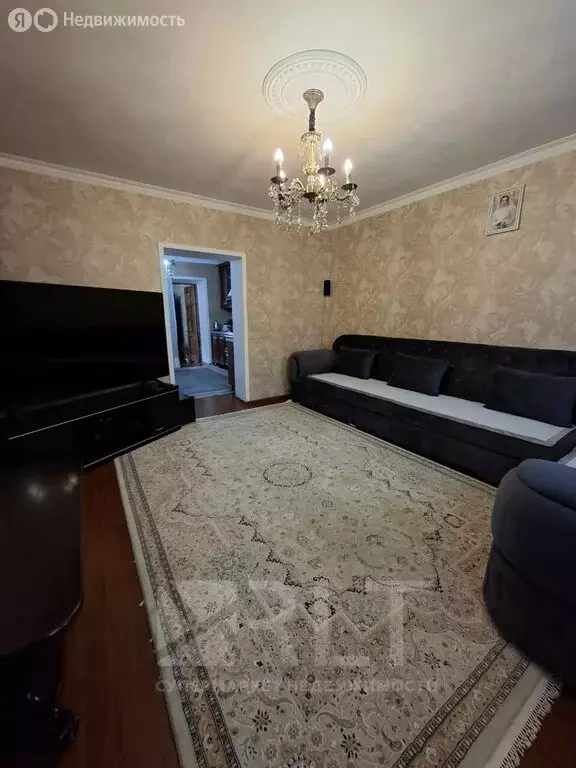 Дом в посёлок городского типа Ленинкент, улица Комарова, 15 (200 м) - Фото 2