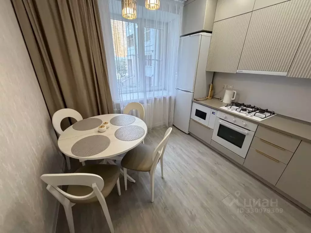 2-к кв. Мордовия, Саранск Демократическая ул., 11 (65.0 м) - Фото 1