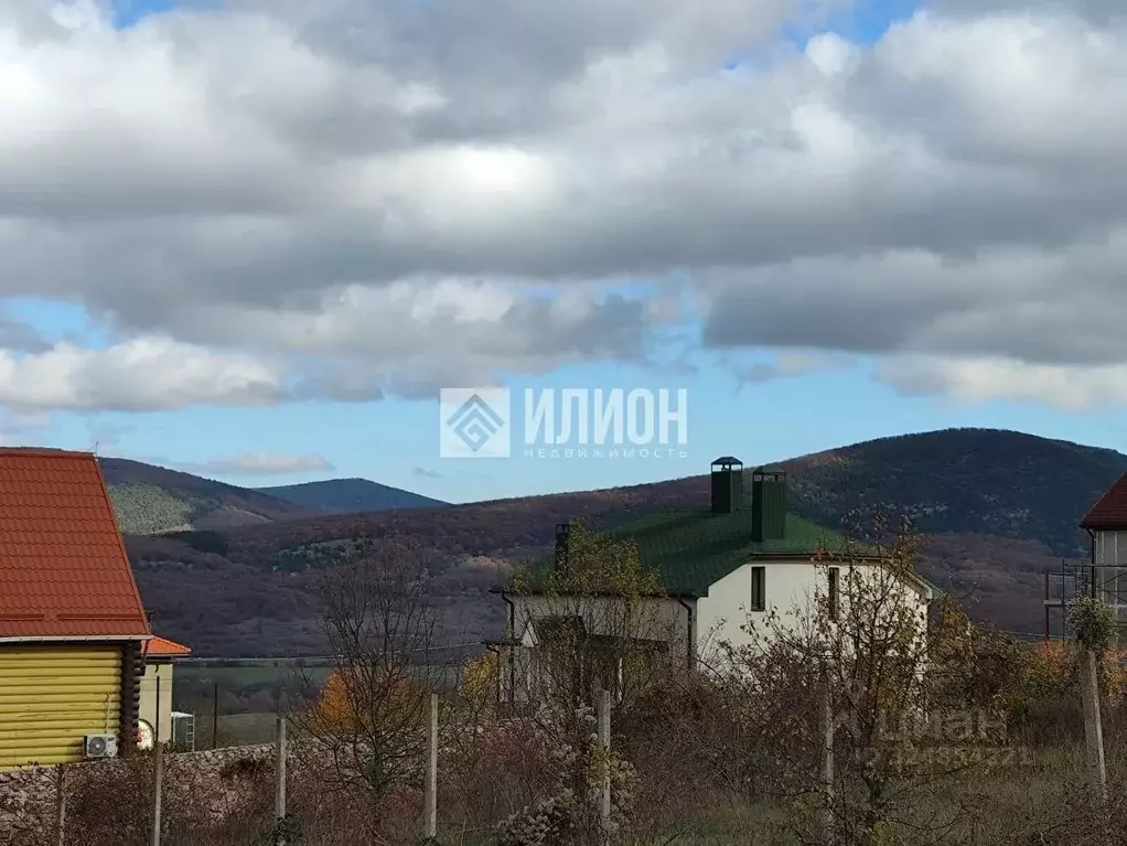 Участок в Севастополь с. Резервное, ул. Нахимовская (10.0 сот.) - Фото 2