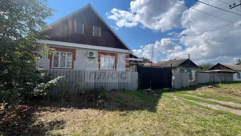 Дом в Оренбургская область, пос. Саракташ ул. Пушкина, 76 (110 м) - Фото 1