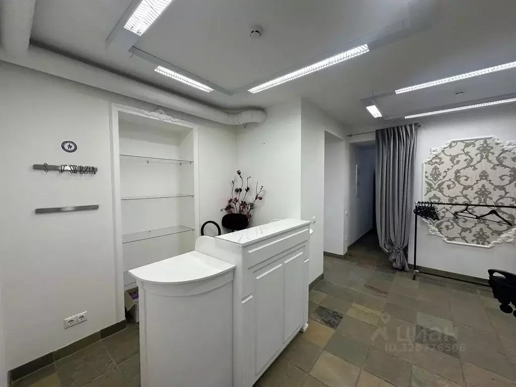 Офис в Свердловская область, Екатеринбург ул. Токарей, 24 (83 м) - Фото 1