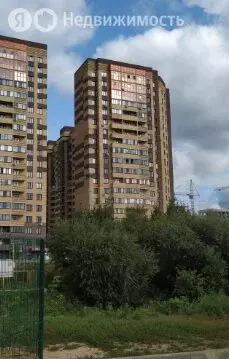 Квартира-студия: Тюмень, улица Тимофея Чаркова, 81 (27.7 м) - Фото 1