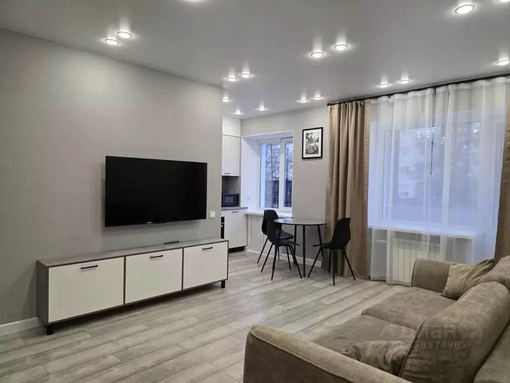 2-к кв. Пермский край, Пермь Комсомольский просп., 33 (45.0 м) - Фото 1