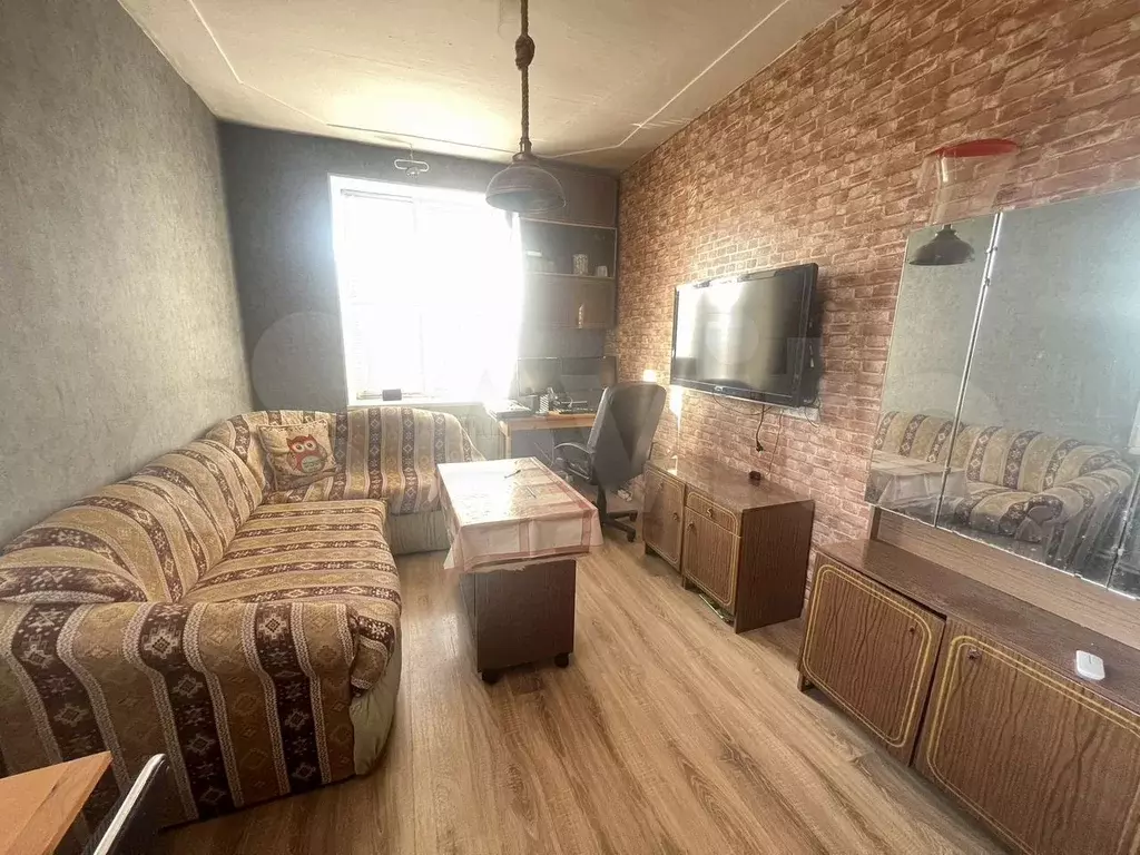 Комната 16,9 м в 3-к., 1/3 эт. - Фото 1