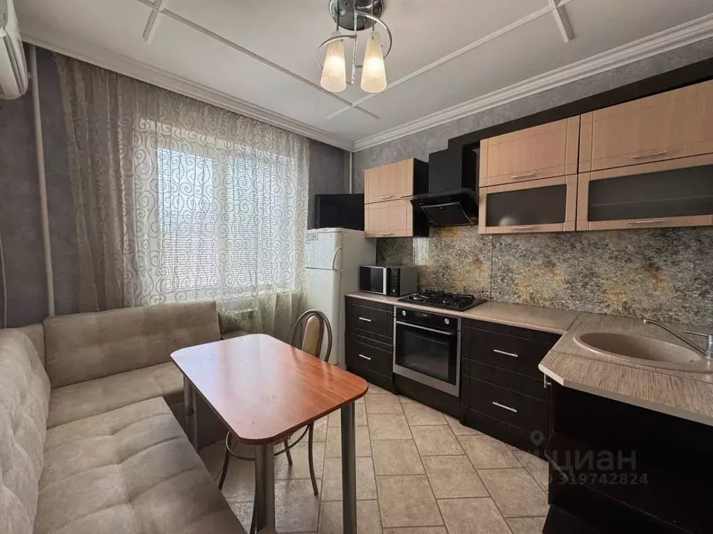 2-к кв. Курская область, Курск Звездная ул., 3 (52.2 м) - Фото 0
