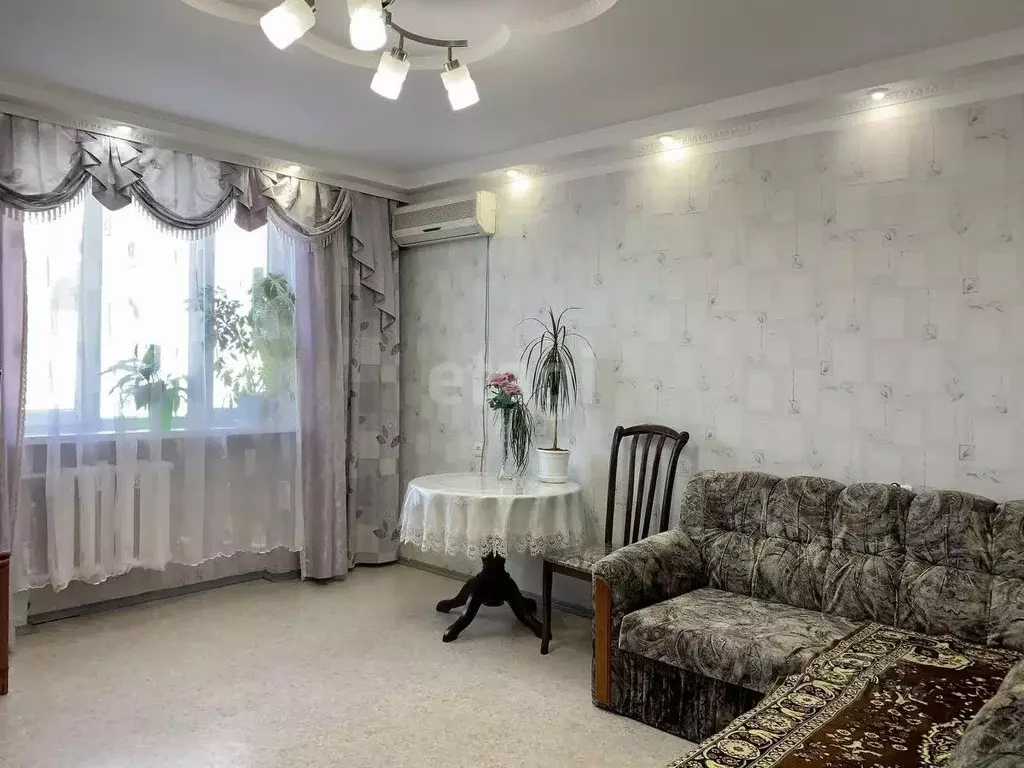 2-к кв. Ставропольский край, Кисловодск ул. Калинина (56.2 м) - Фото 0