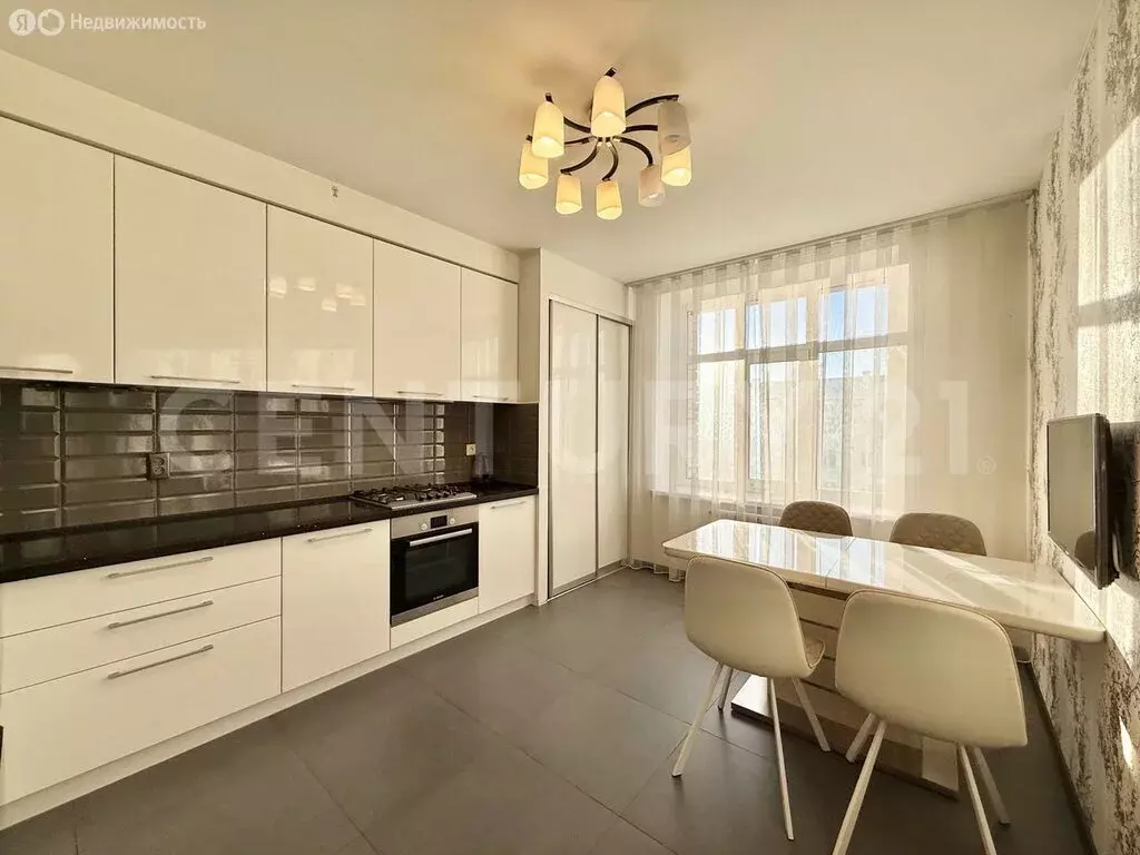 3-комнатная квартира: Чебоксары, проспект Ленина, 7 (102 м) - Фото 1